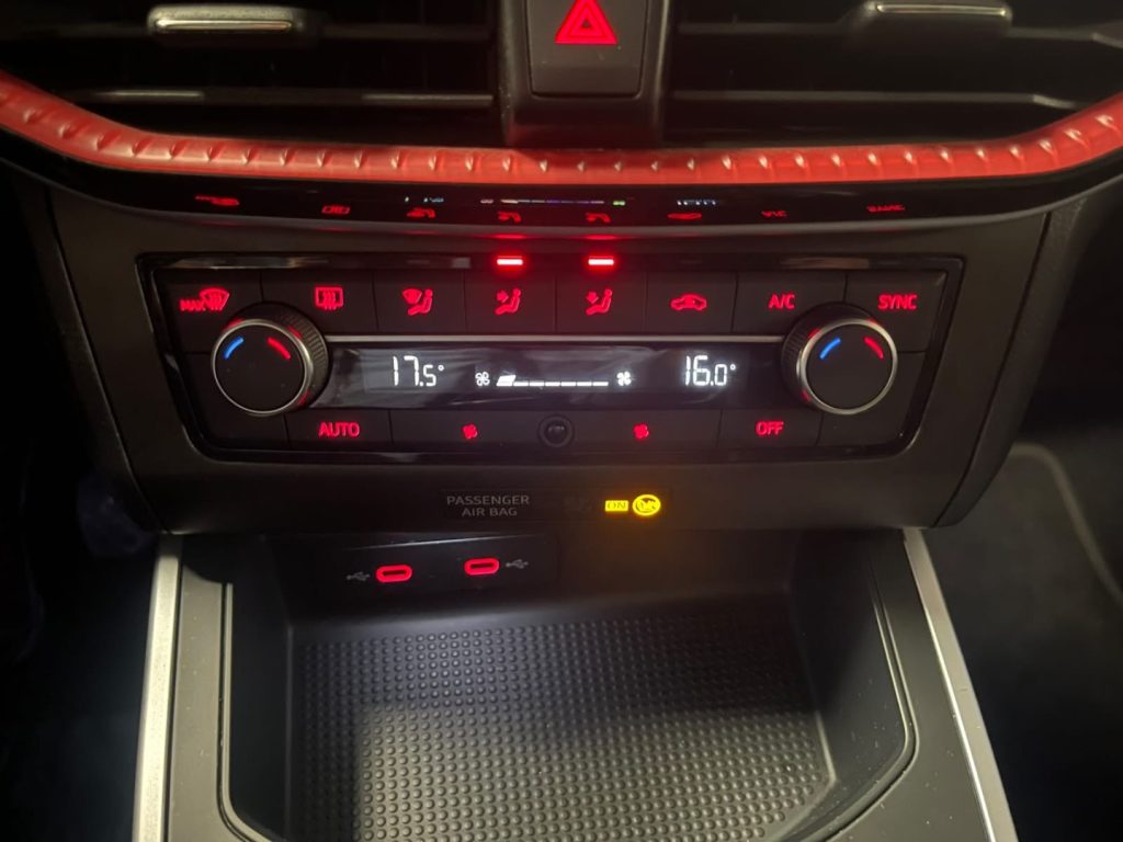 SEAT Arona 1.0 EcoTSI FR 18 VIDEO C/GRIMALDI SPECIAL DAY - 23