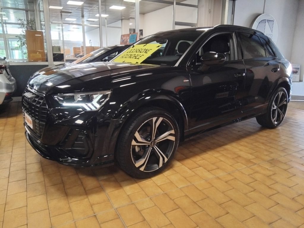 AUDI Q3 35 TDI S tr.Identity Black 20 FULL - 4
