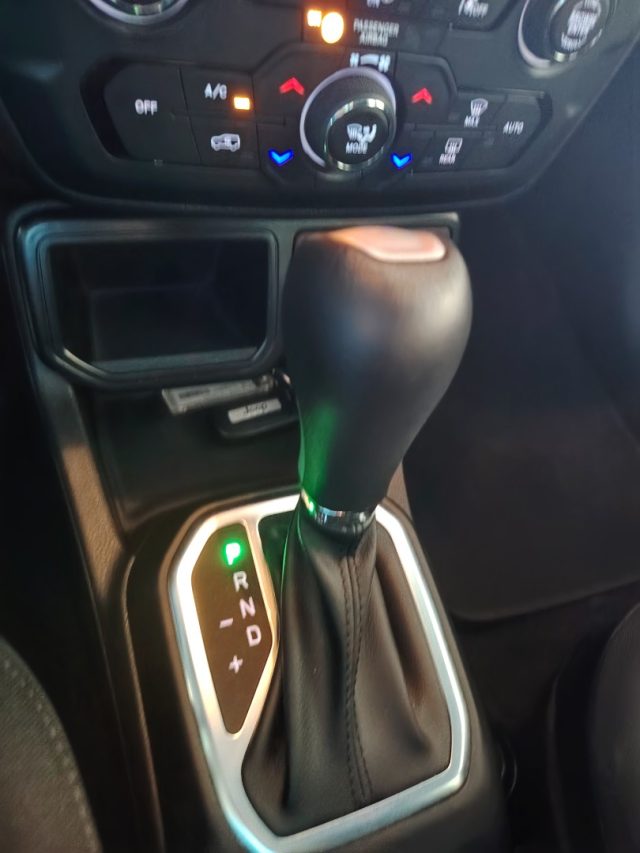JEEP Renegade — foto 23 di 27
