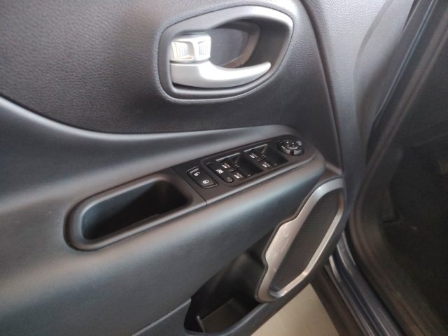 JEEP Renegade — foto 16 di 27