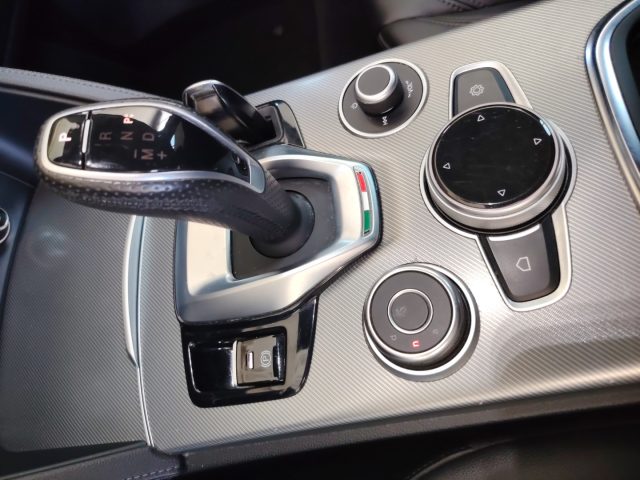 ALFA ROMEO Stelvio — foto 20 di 21