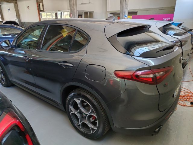 ALFA ROMEO Stelvio — foto 8 di 21