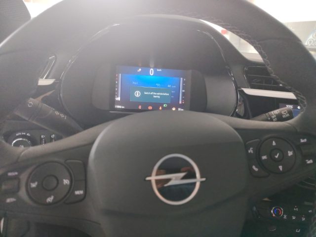 OPEL Corsa — foto 23 di 27