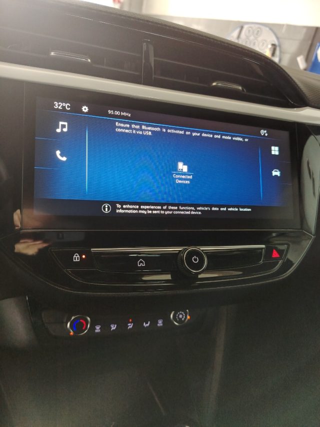 OPEL Corsa — foto 24 di 27