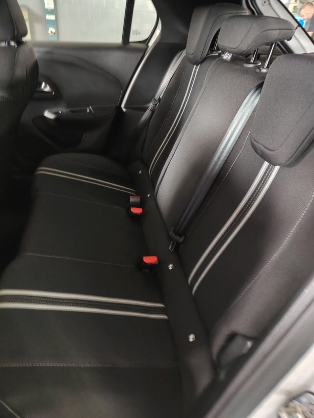 OPEL Corsa — foto 15 di 27