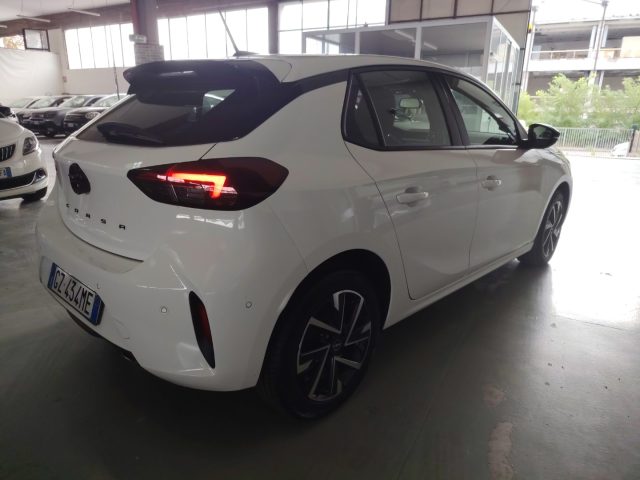 OPEL Corsa — foto 9 di 27