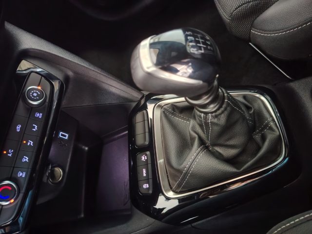 OPEL Corsa — foto 20 di 27
