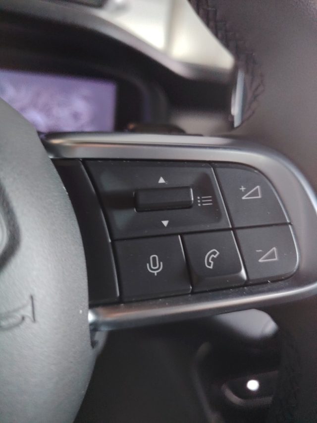 JEEP Avenger — foto 24 di 25