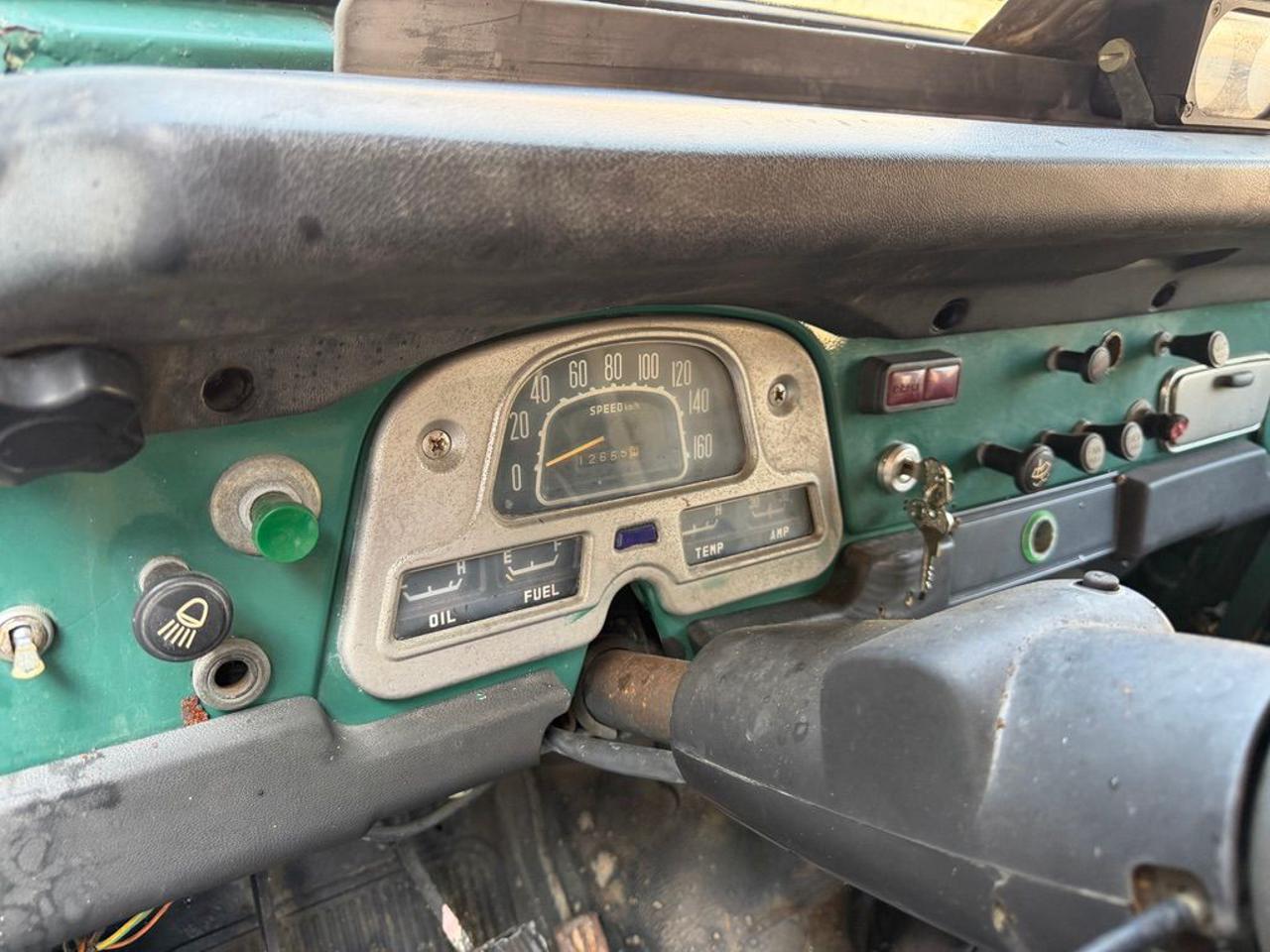 TOYOTA Land Cruiser BJ40 - 41