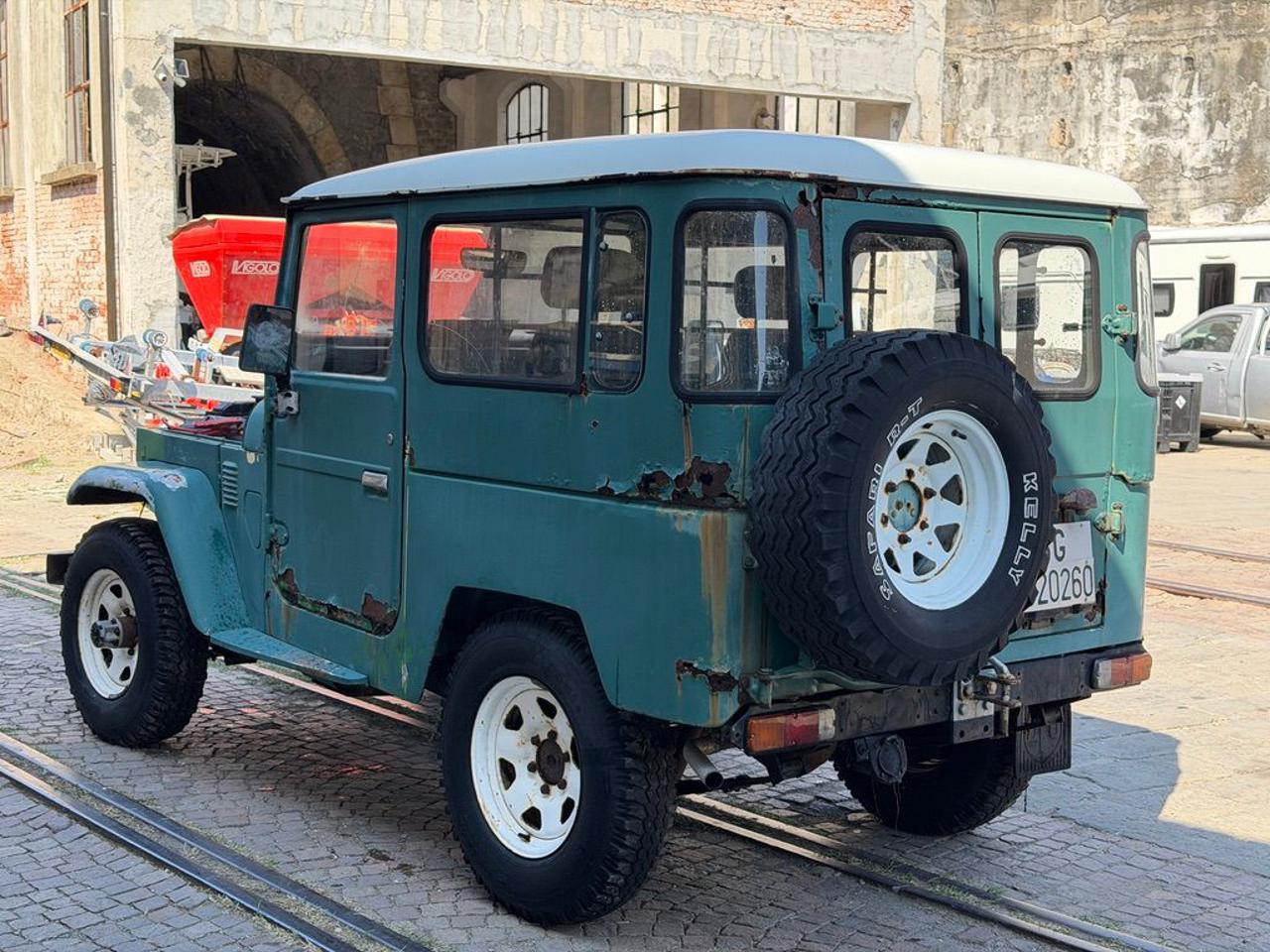 TOYOTA Land Cruiser BJ40 - 4