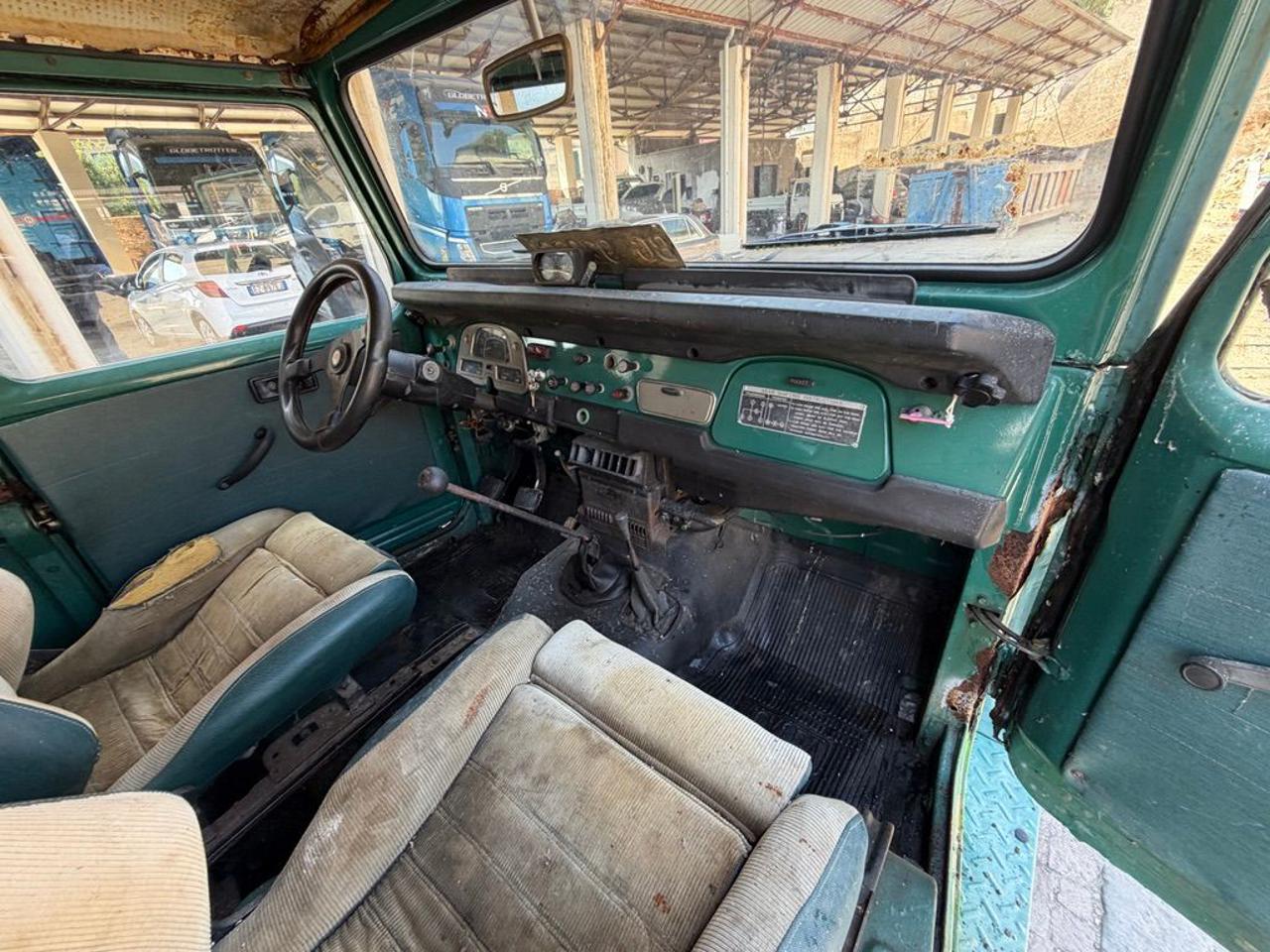 TOYOTA Land Cruiser BJ40 - 28