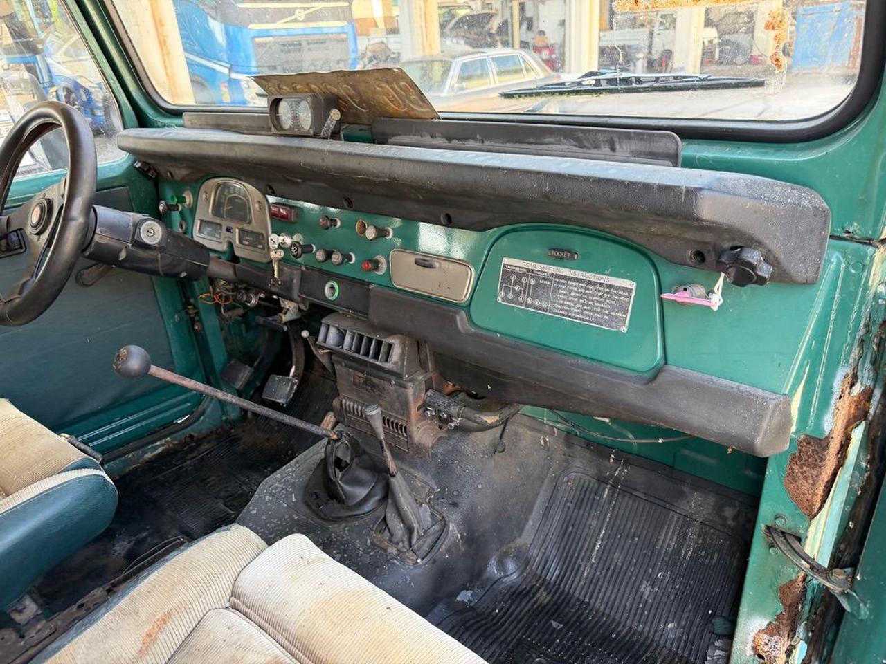 TOYOTA Land Cruiser BJ40 - 33