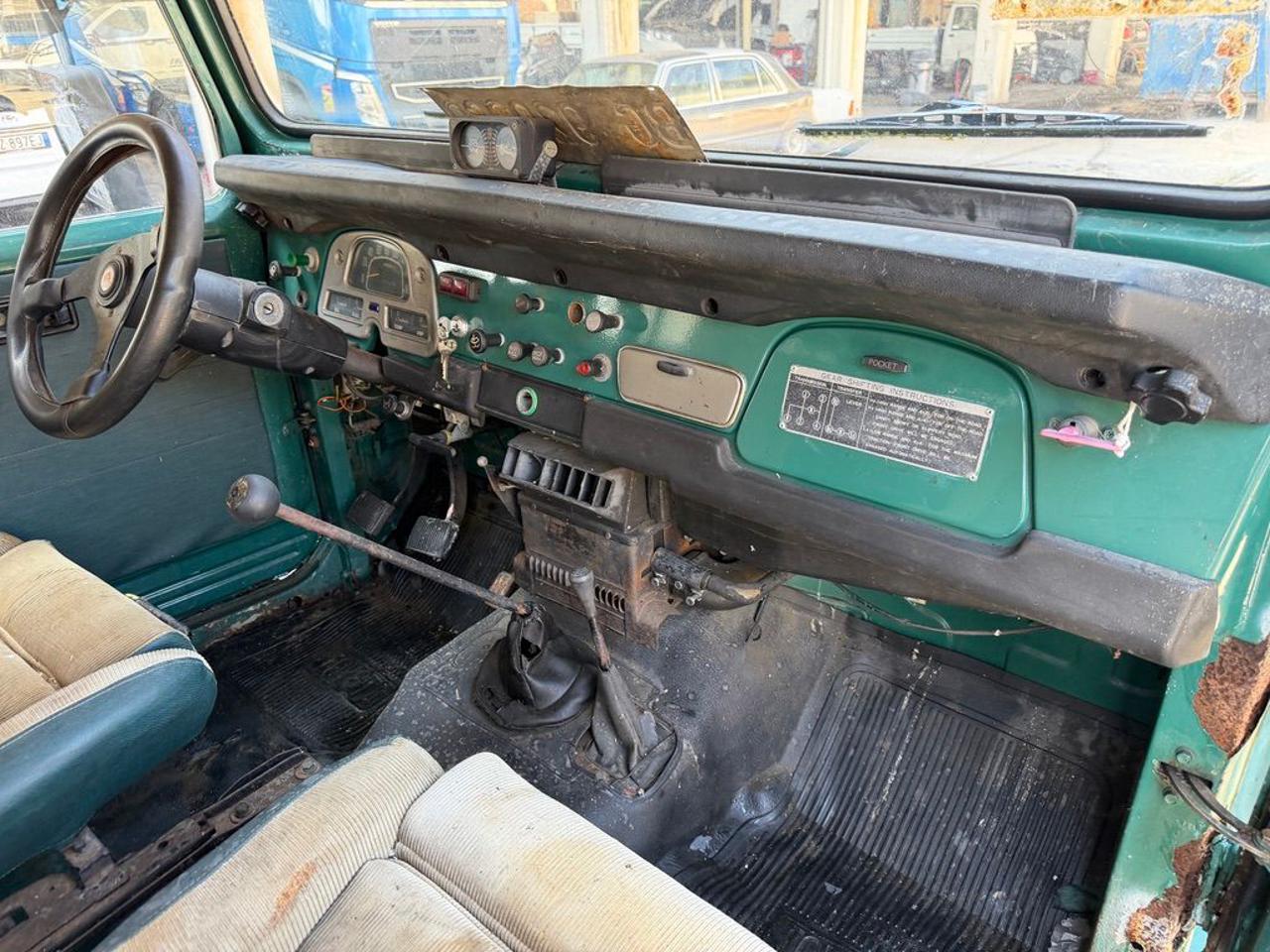 TOYOTA Land Cruiser BJ40 - 29