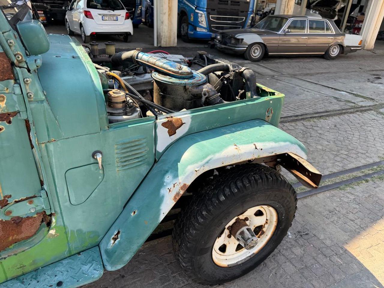 TOYOTA Land Cruiser BJ40 - 25