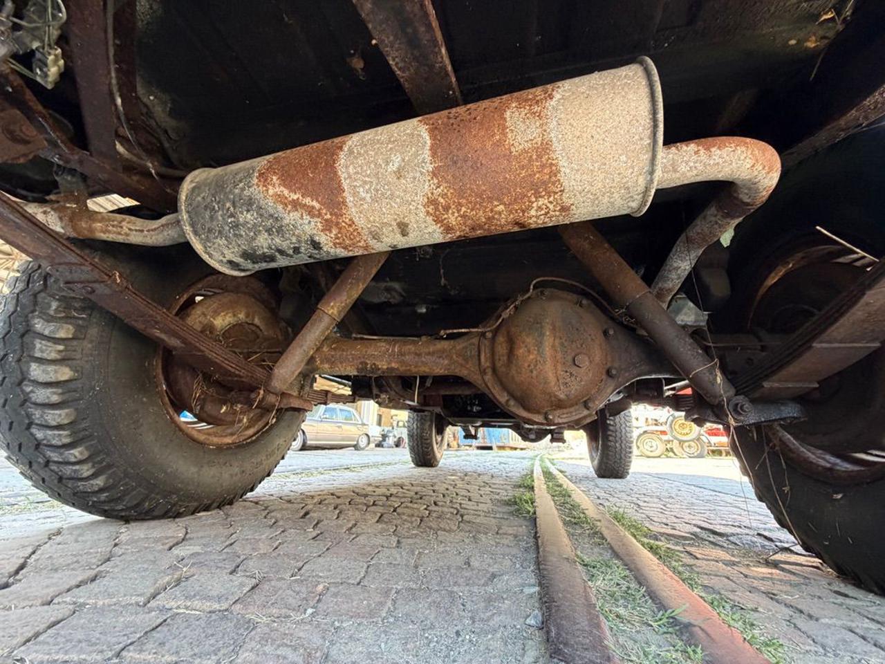TOYOTA Land Cruiser BJ40 - 44