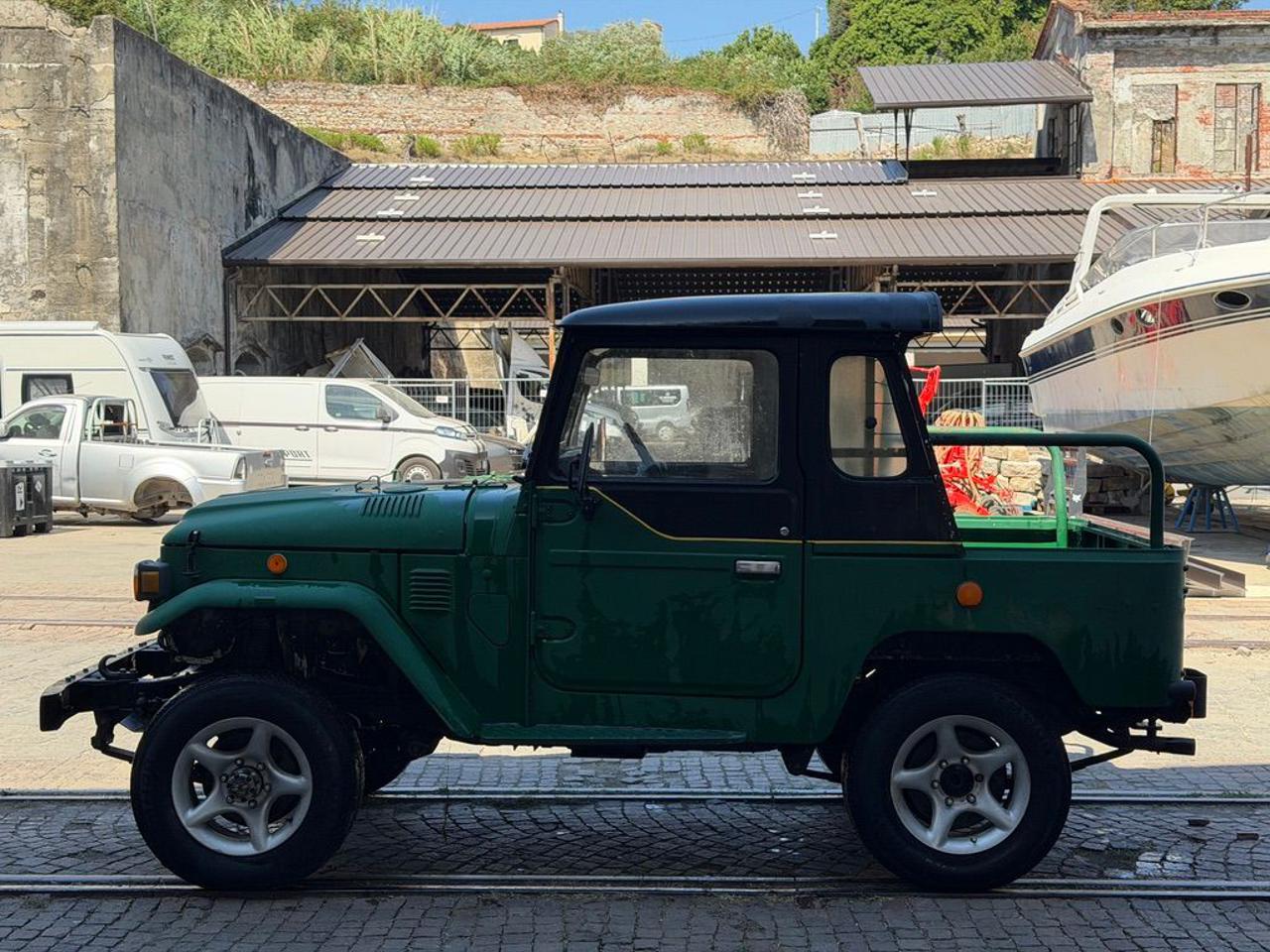 TOYOTA Land Cruiser BJ40 - 2