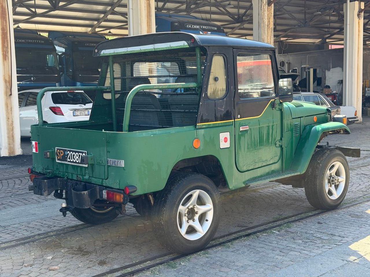 TOYOTA Land Cruiser BJ40 - 5