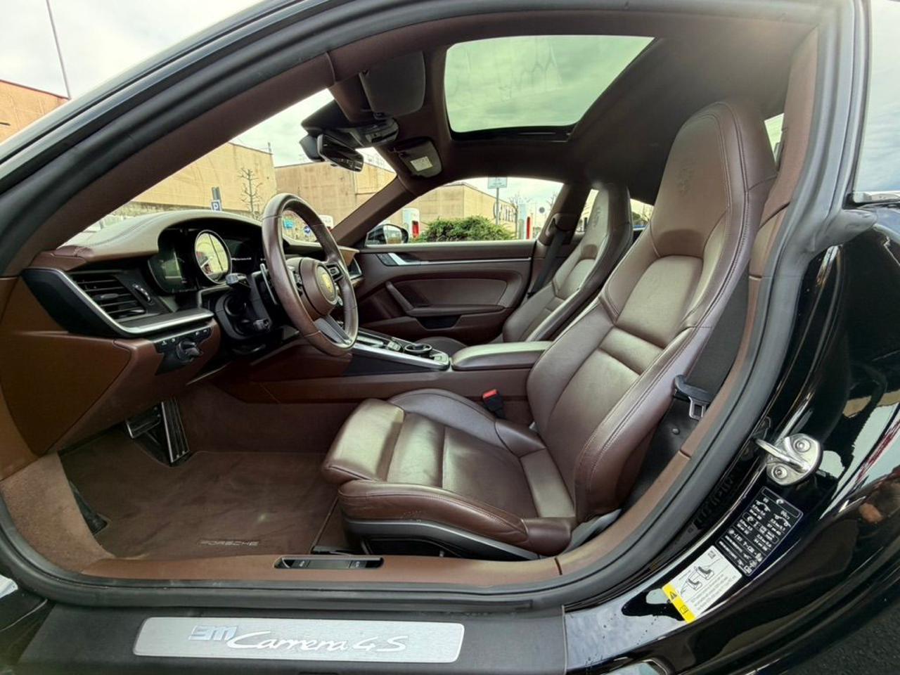 PORSCHE 992 Carrera 4S - 12