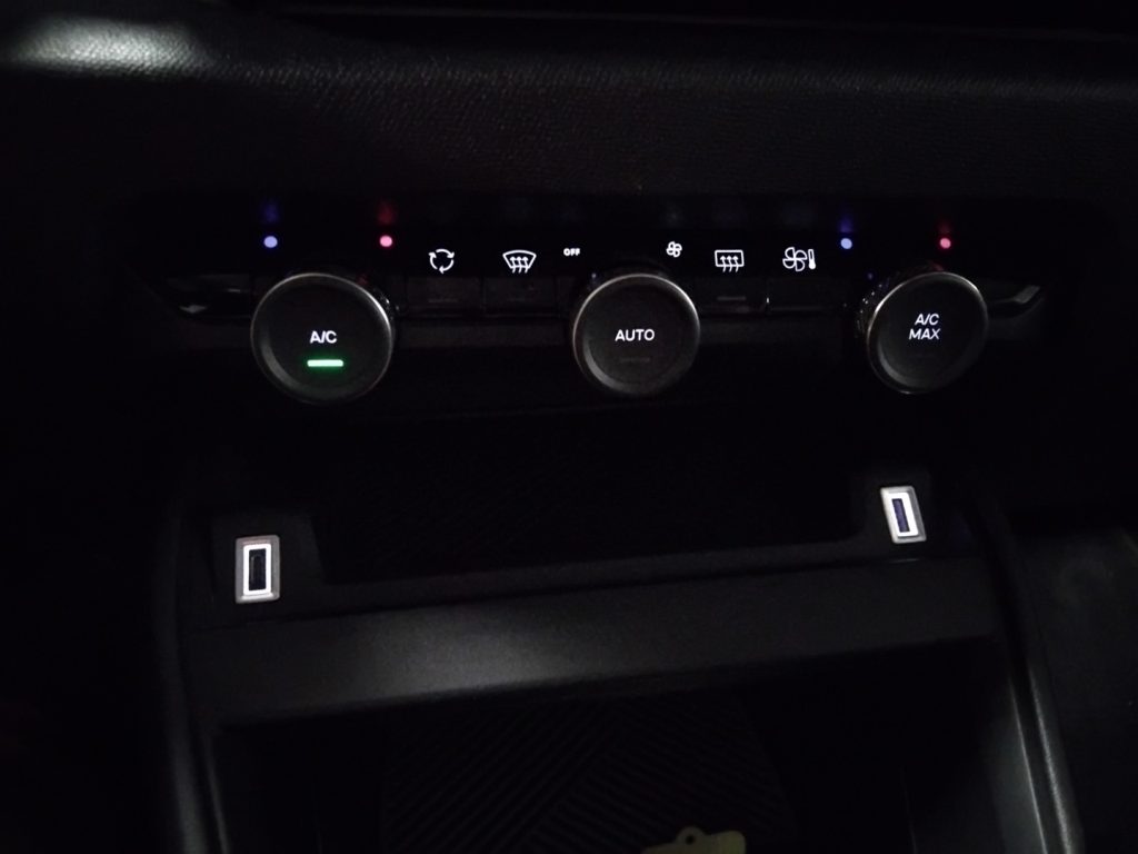 CITROEN C4 PureTech 130 S&S EAT8 Shine - 23