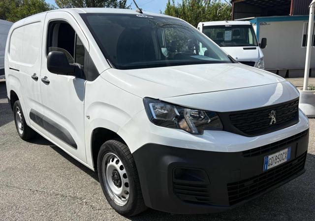 PEUGEOT Partner Bianco pastello