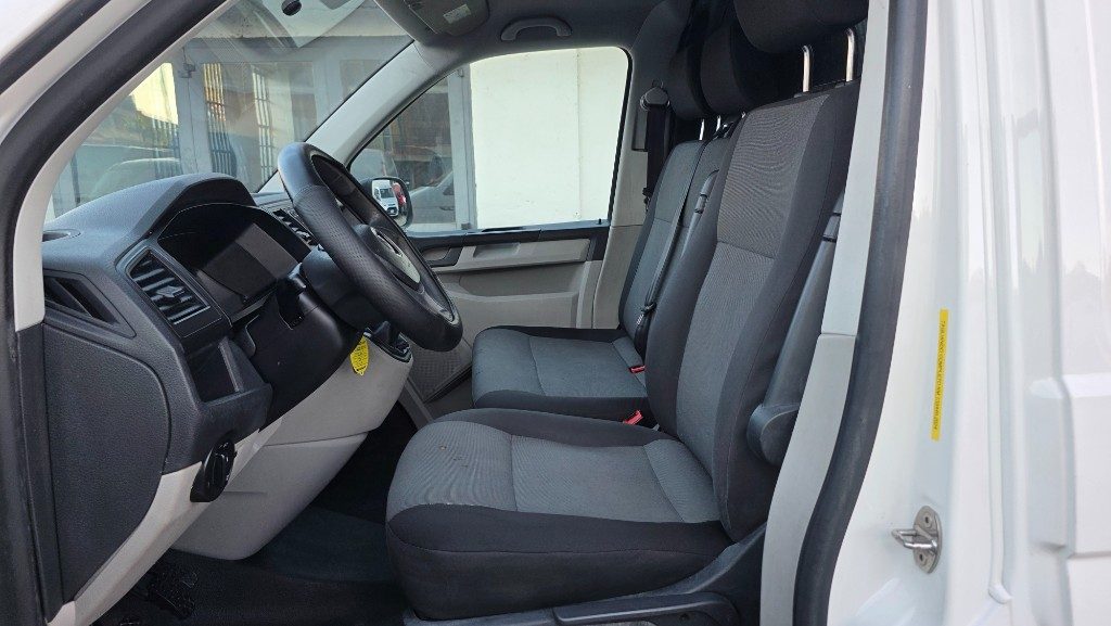 VOLKSWAGEN Transporter 2.0 TDI 102CV PC L1H1 Euro6 - 9