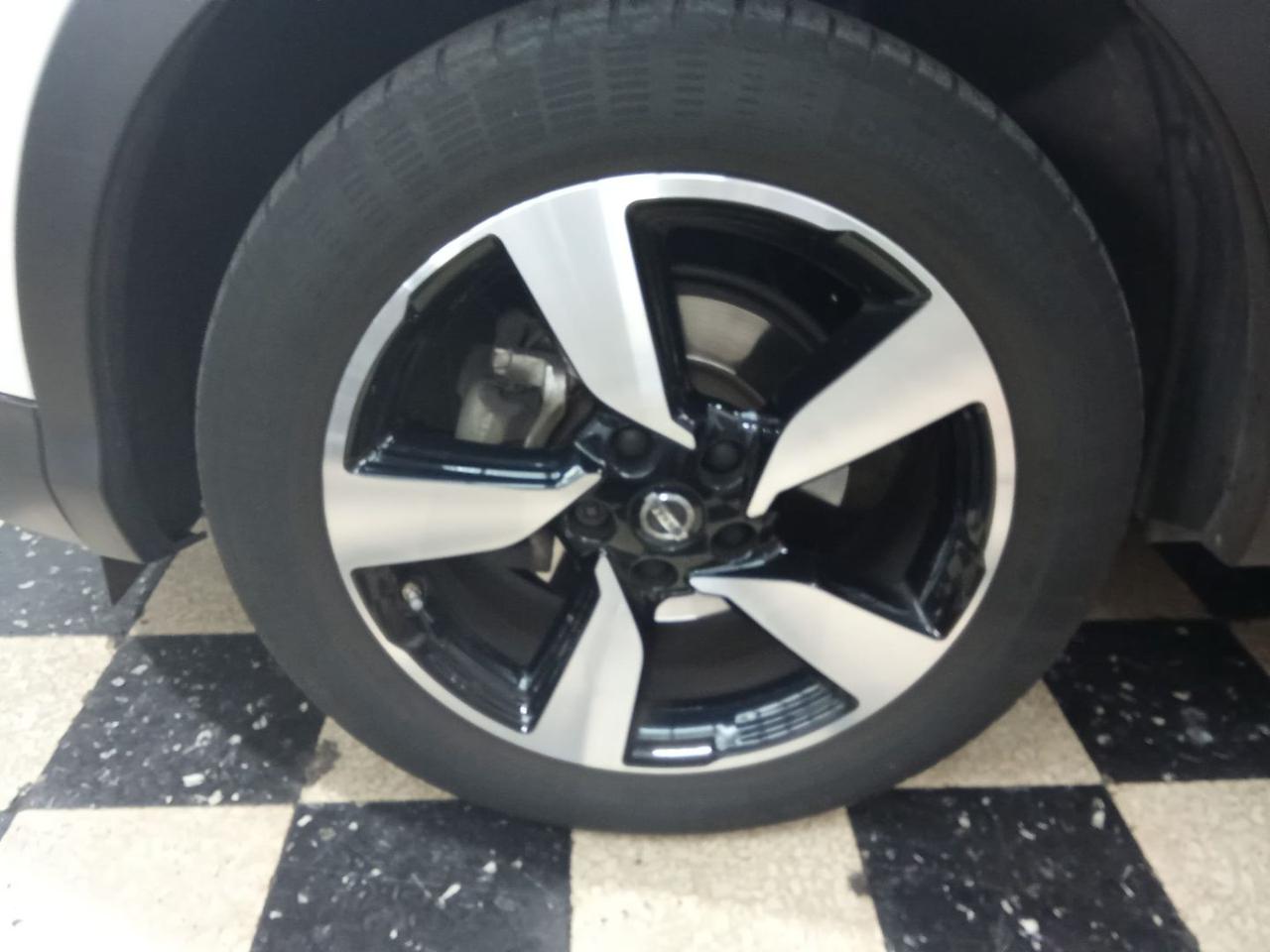 NISSAN Qashqai 1.5 dCi N-Connecta - 6