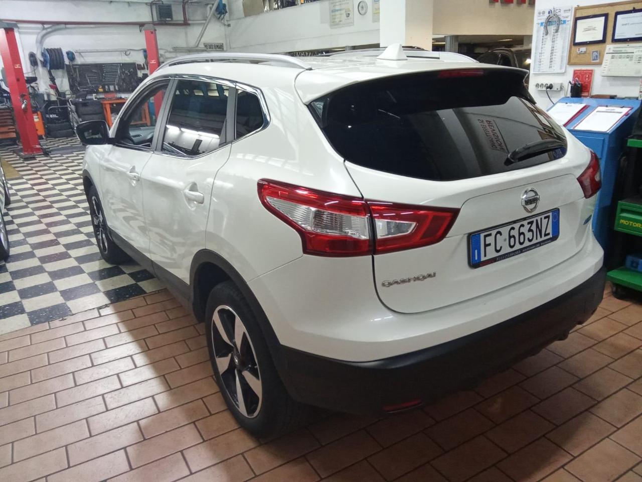 NISSAN Qashqai 1.5 dCi N-Connecta - 5