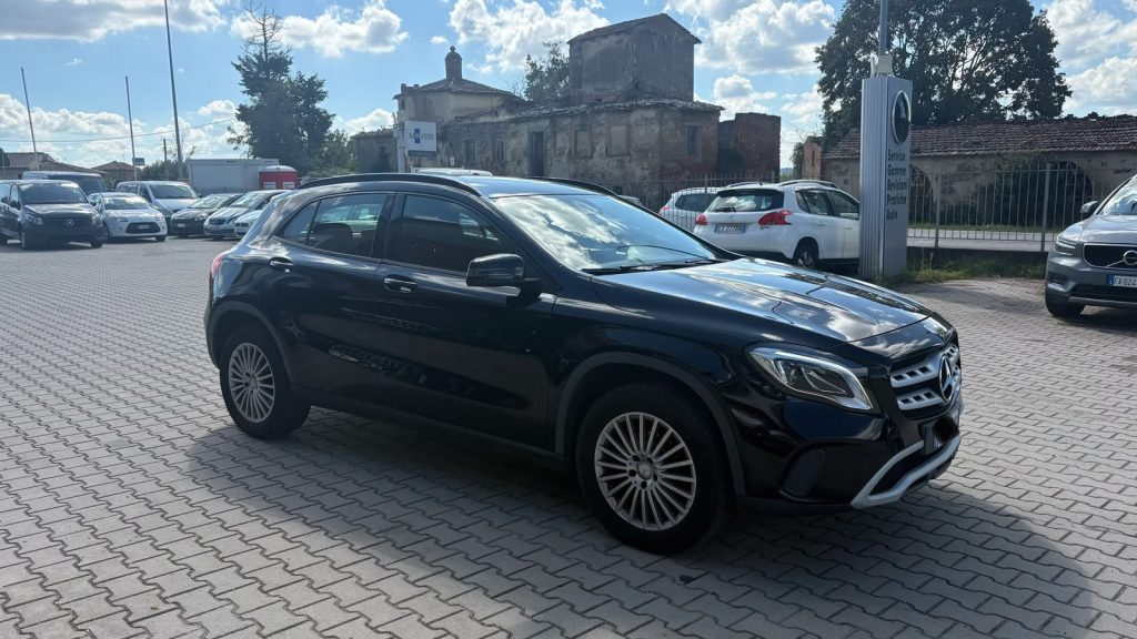 MERCEDES-BENZ GLA 200 d Sport UNICO PROPRIETARIO - 2