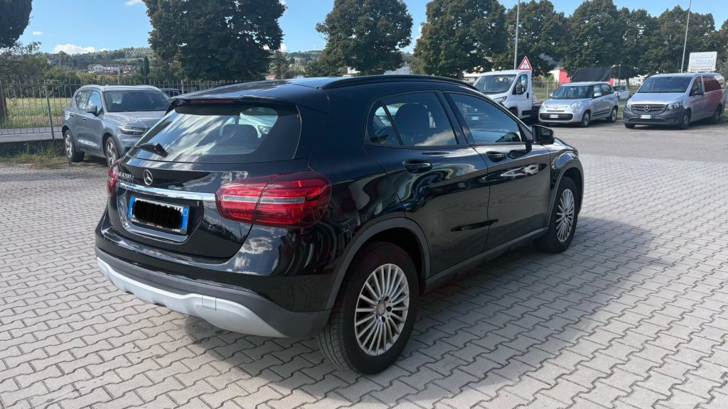 MERCEDES-BENZ GLA 200 d Sport UNICO PROPRIETARIO - 3