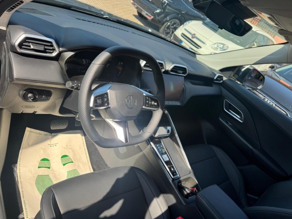 MG ZS 1.5 Hybrid+ 197CV COMFORT - 11