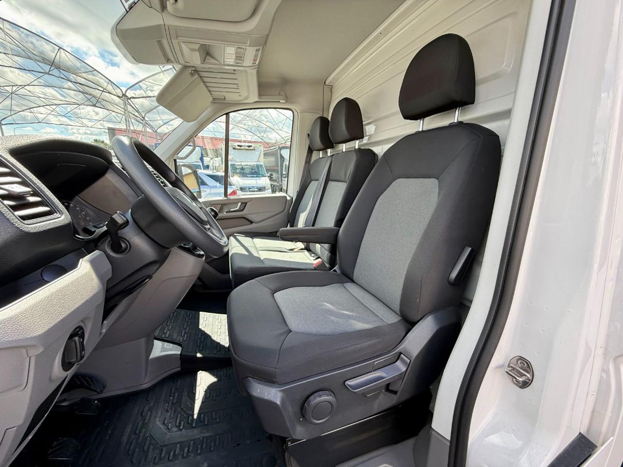VOLKSWAGEN CRAFTER  2.0 TDI - 10