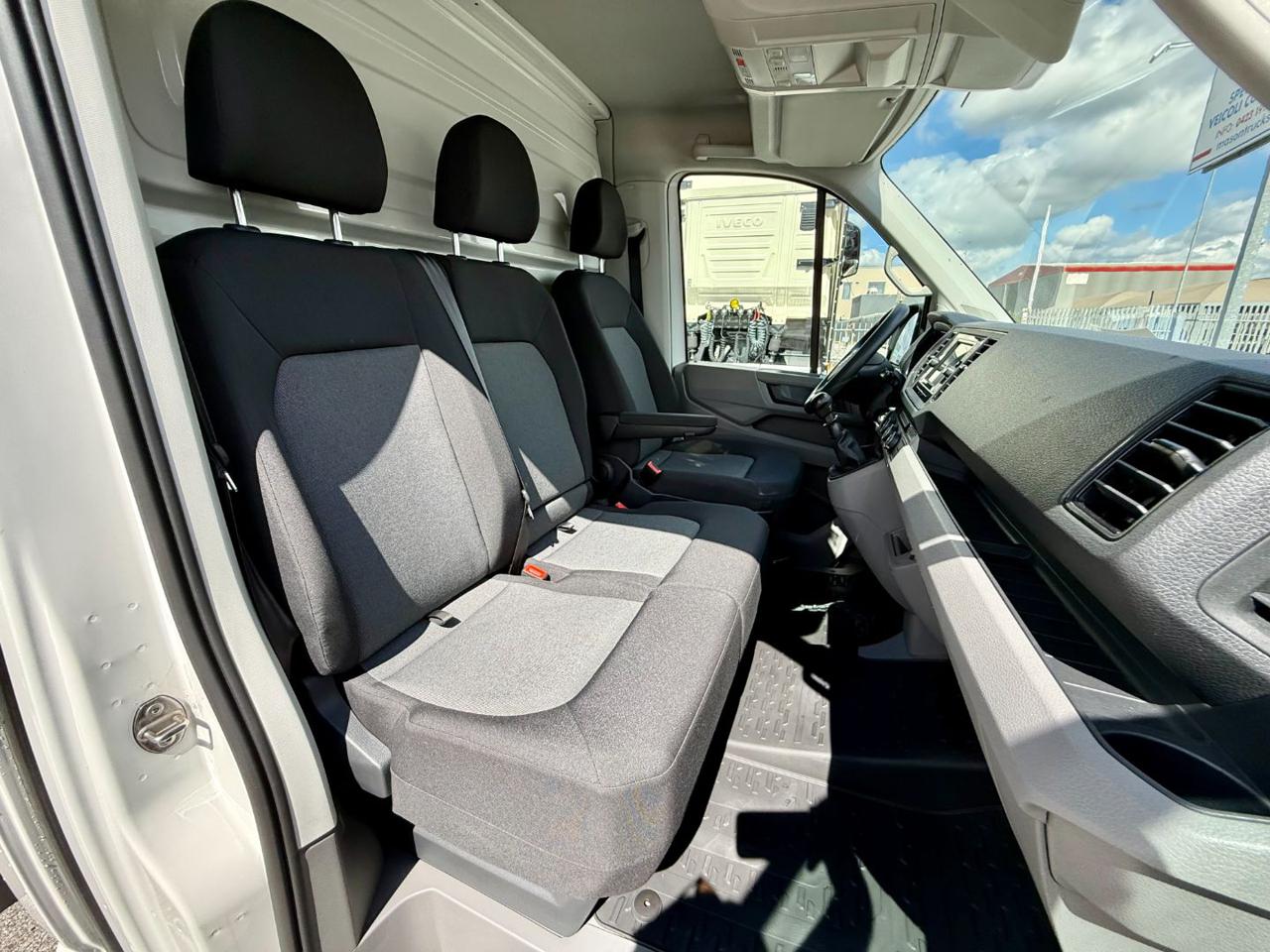 VOLKSWAGEN CRAFTER  2.0 TDI - 11