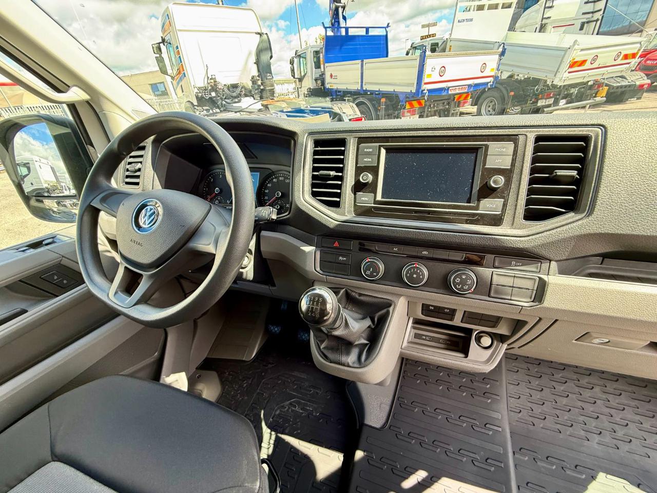 VOLKSWAGEN CRAFTER  2.0 TDI - 12
