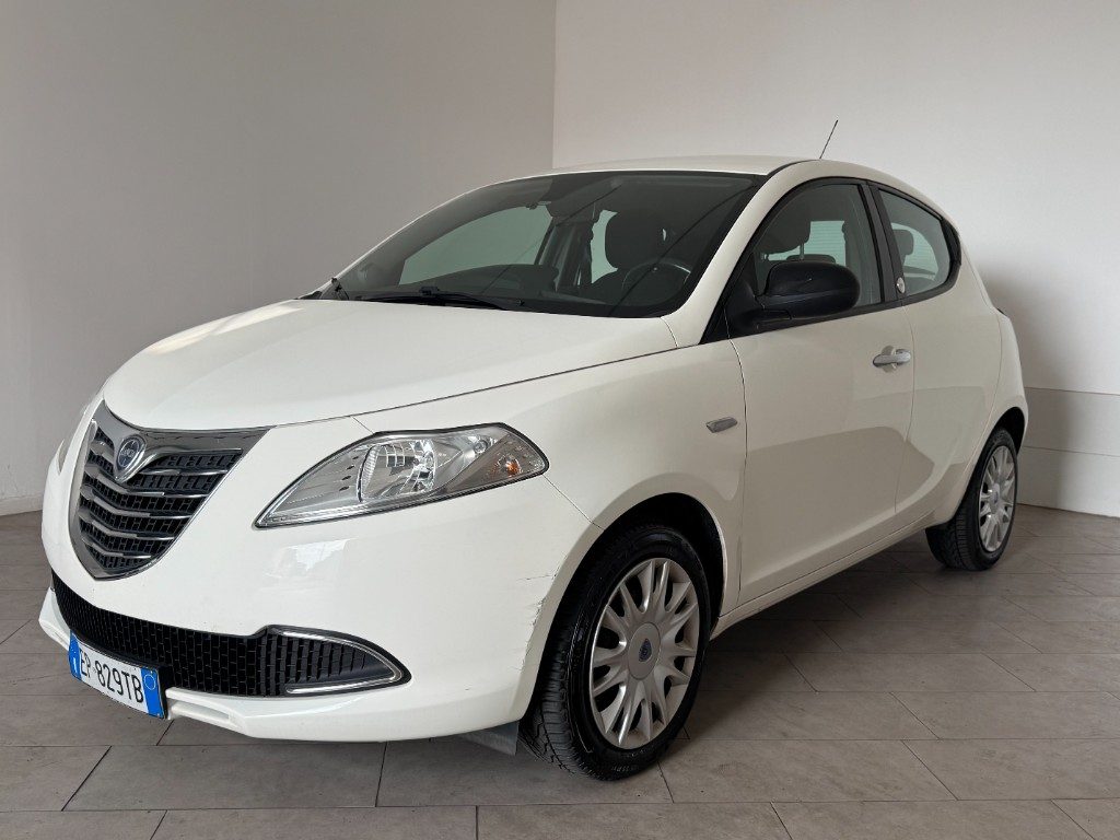 LANCIA Ypsilon 1.2 69 CV 5 porte GPL Ecochic Gold - 2
