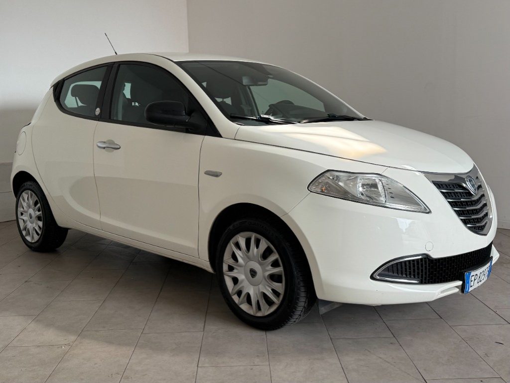 LANCIA Ypsilon 1.2 69 CV 5 porte GPL Ecochic Gold - 3
