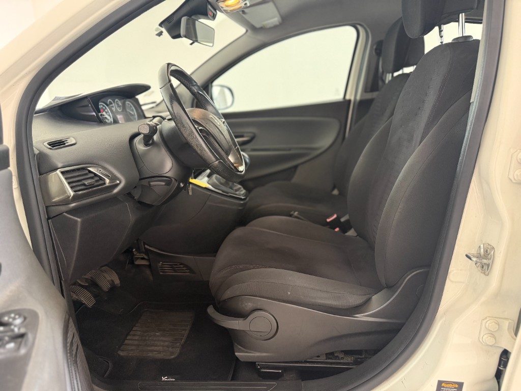 LANCIA Ypsilon 1.2 69 CV 5 porte GPL Ecochic Gold - 19