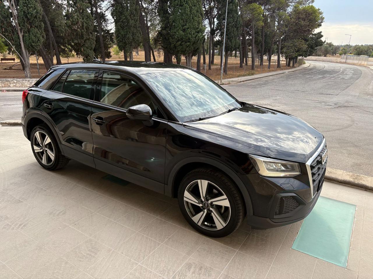 AUDI Q2 30 TDI Admired CARPLAY - 3