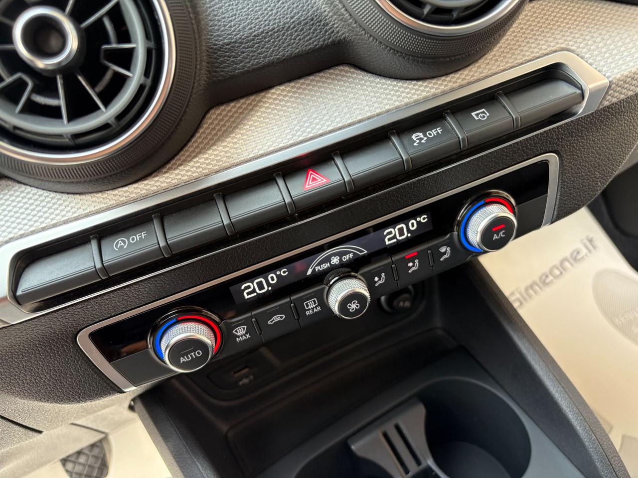 AUDI Q2 30 TDI Admired CARPLAY - 18