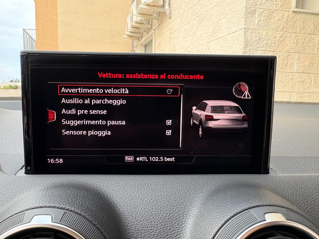 AUDI Q2 30 TDI Admired CARPLAY - 25