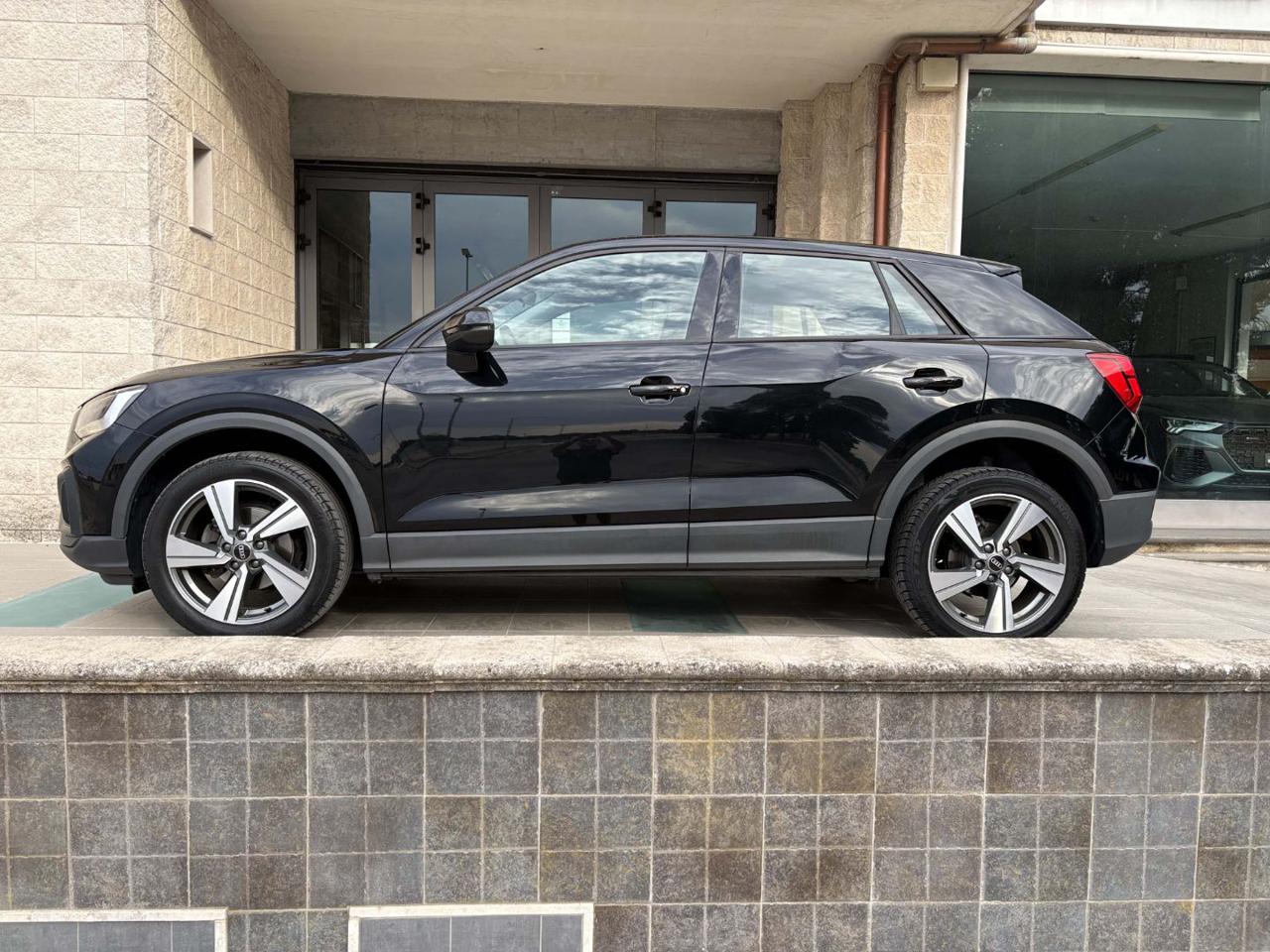 AUDI Q2 30 TDI Admired CARPLAY - 8
