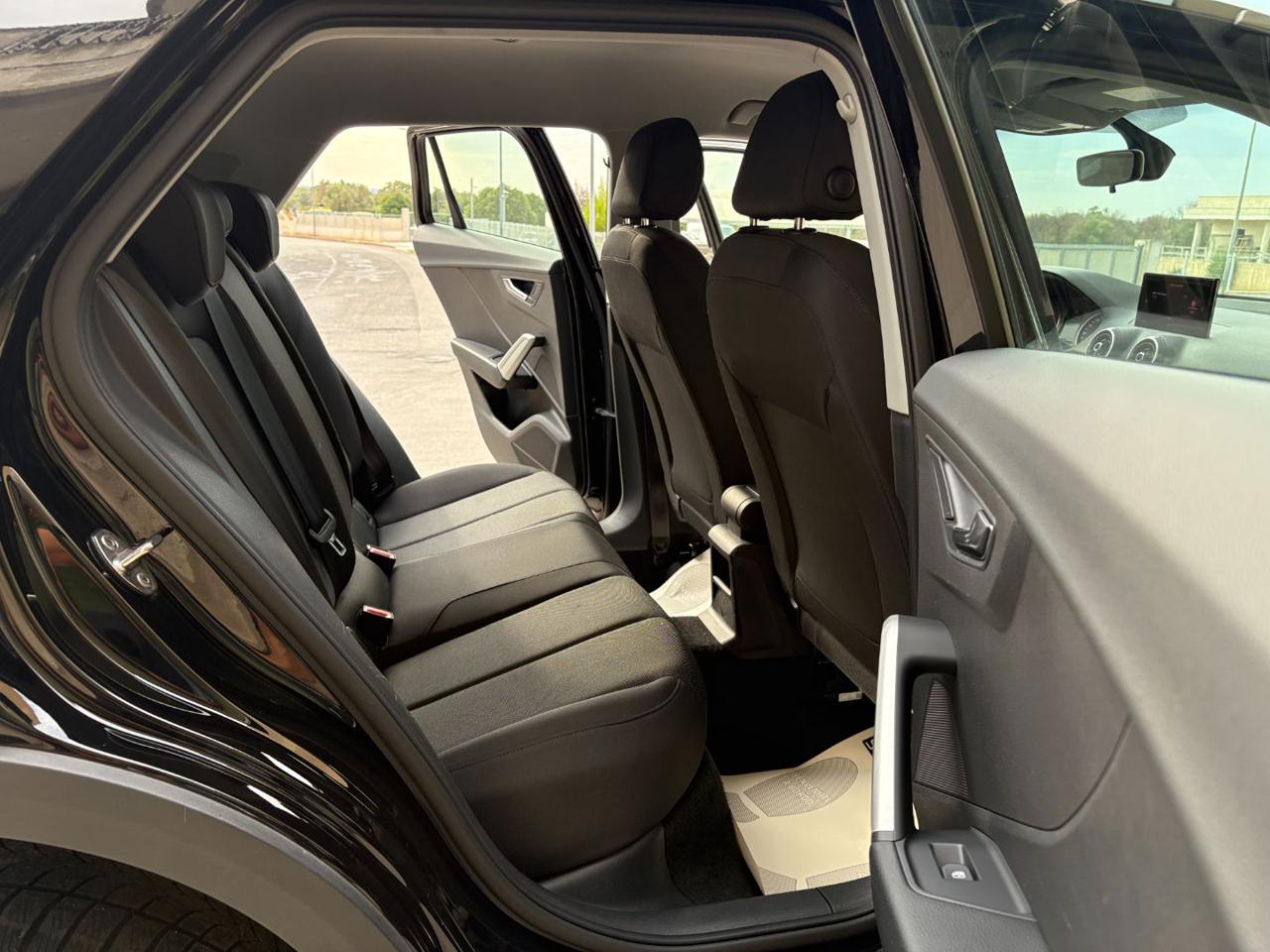 AUDI Q2 30 TDI Admired CARPLAY - 11