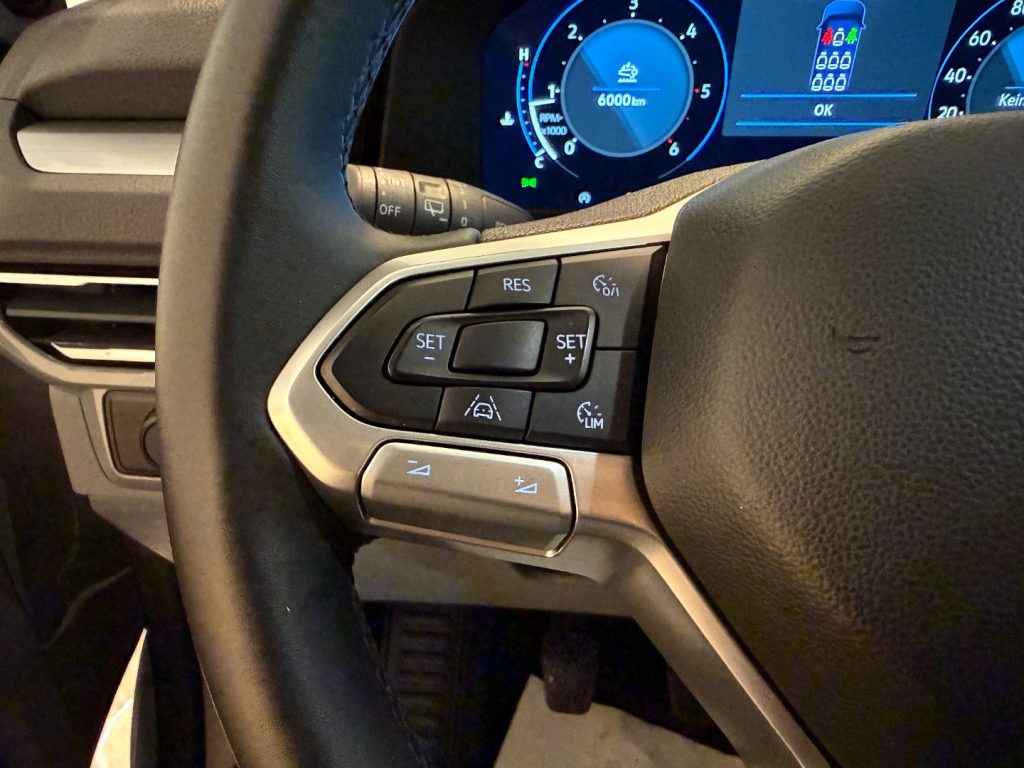 VOLKSWAGEN Caravelle 2.0 TDI Life 9P Camera LED App Connect - 11