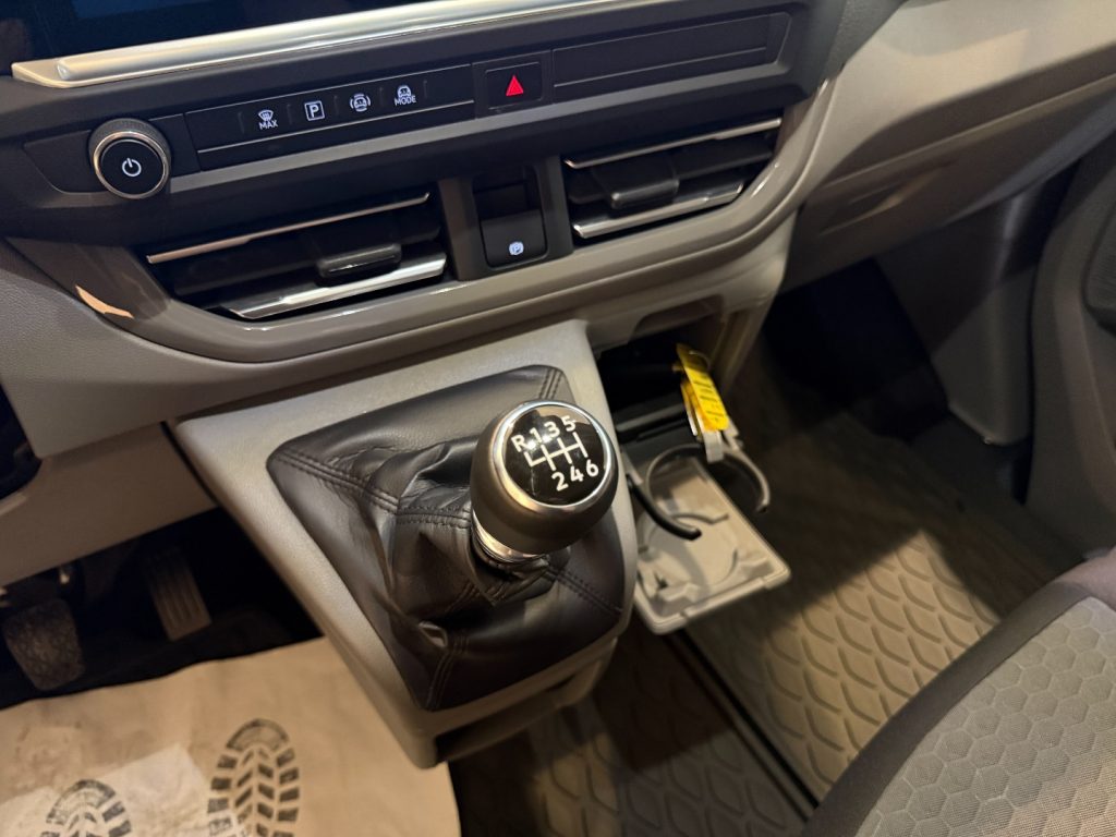 VOLKSWAGEN Caravelle 2.0 TDI Life 9P Camera LED App Connect - 18