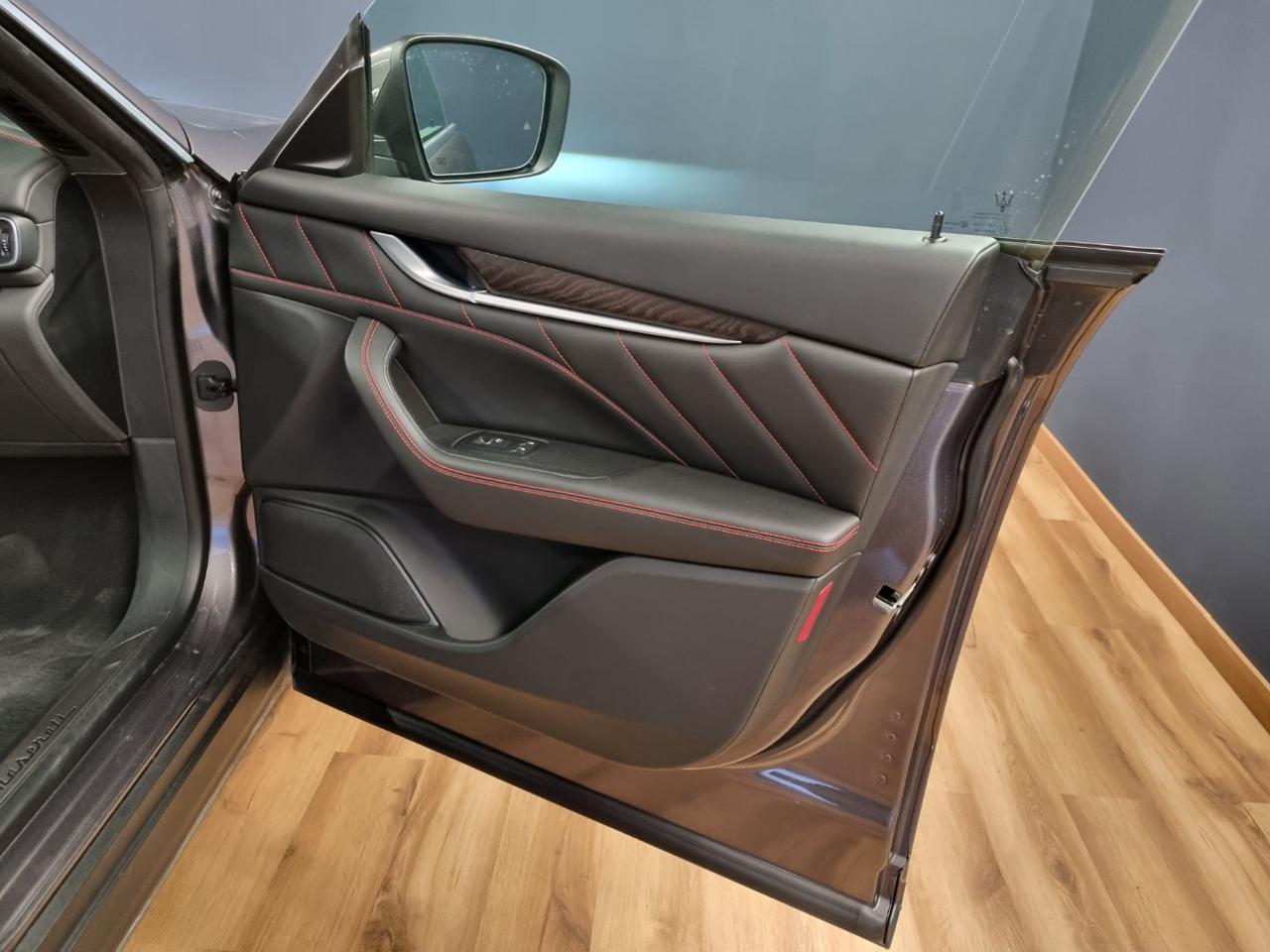 MASERATI Levante V6 Diesel AWD Gransport - 32