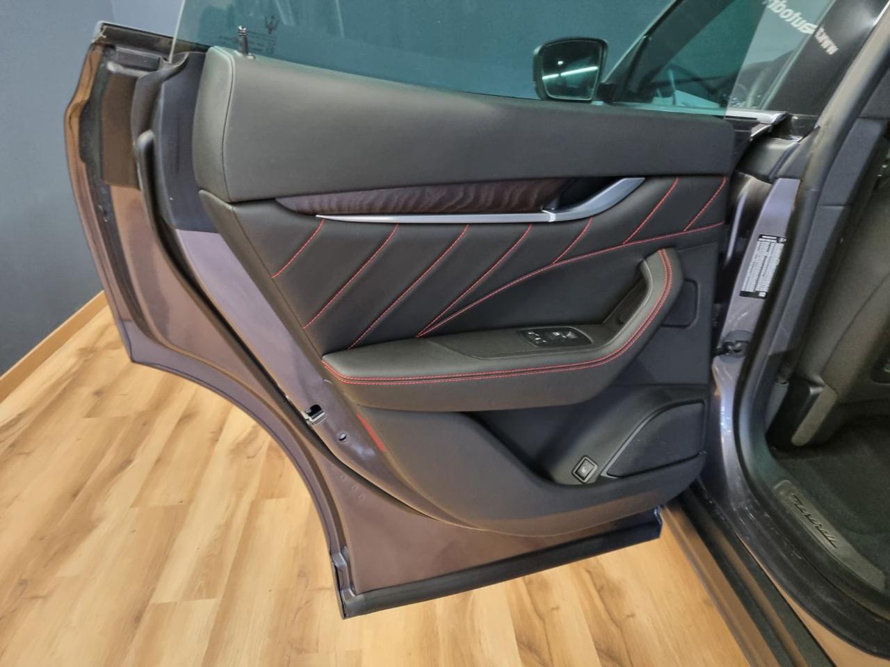 MASERATI Levante V6 Diesel AWD Gransport - 24