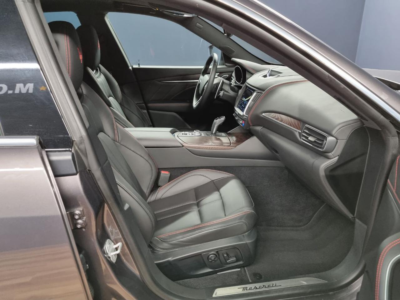 MASERATI Levante V6 Diesel AWD Gransport - 10