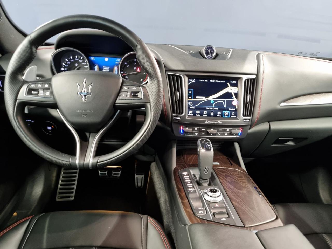 MASERATI Levante V6 Diesel AWD Gransport - 34