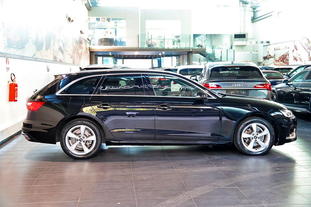 AUDI A4 30 TDI Avant S-Tronic Business Advanced - 2
