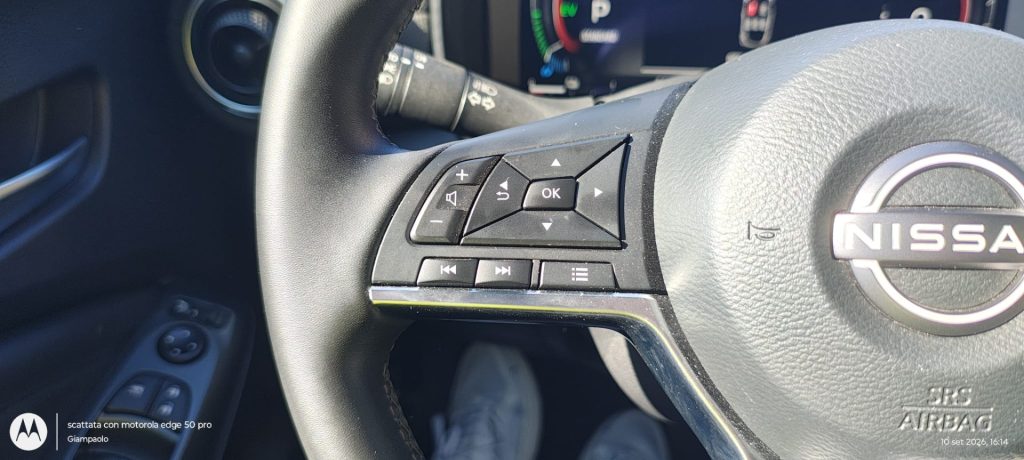 NISSAN Juke 1.6 HEV N-Connecta - 11