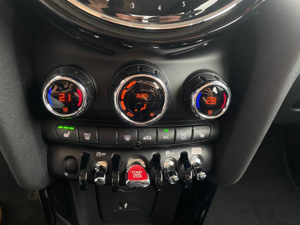 MINI One Classic Trim 1.5 5Porte *Sedili Ant Riscaldati - 22